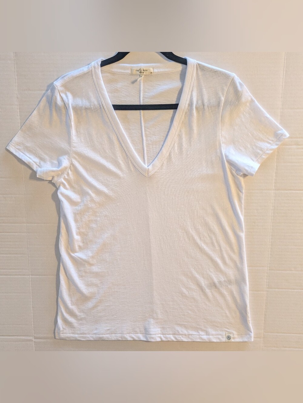 Rag And Bone Women's White V-Neck Short Sleeve T-Shirt- L (NWOT)